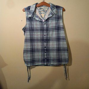 Womens No Boundaries Sleeveless Top